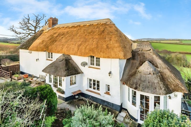 Property photo 1 of 20 Photo 10