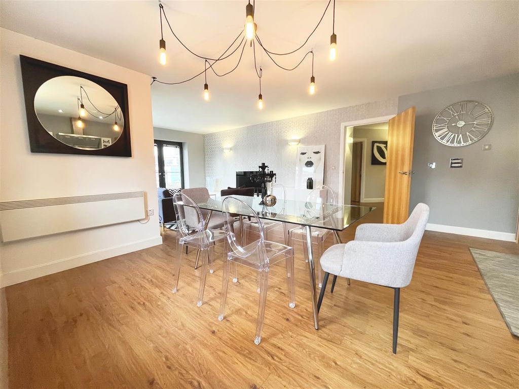 Property photo 1 of 19 Dining.Png