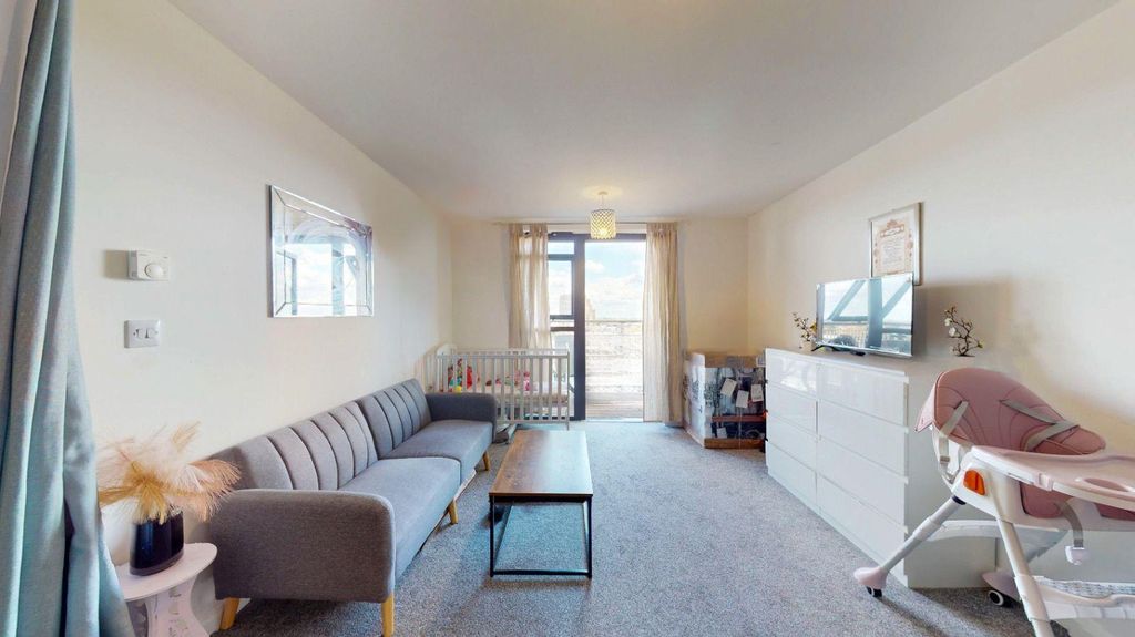 Property photo 1 of 15 33243ee8-E847-4E04-A7E3-4E2115F275Ea.Jpeg