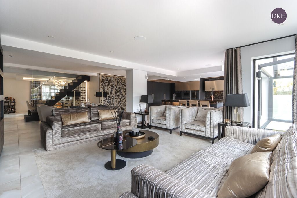 Property photo 3 of 35 Picture No. 33