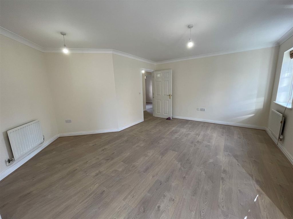 Property photo 3 of 25