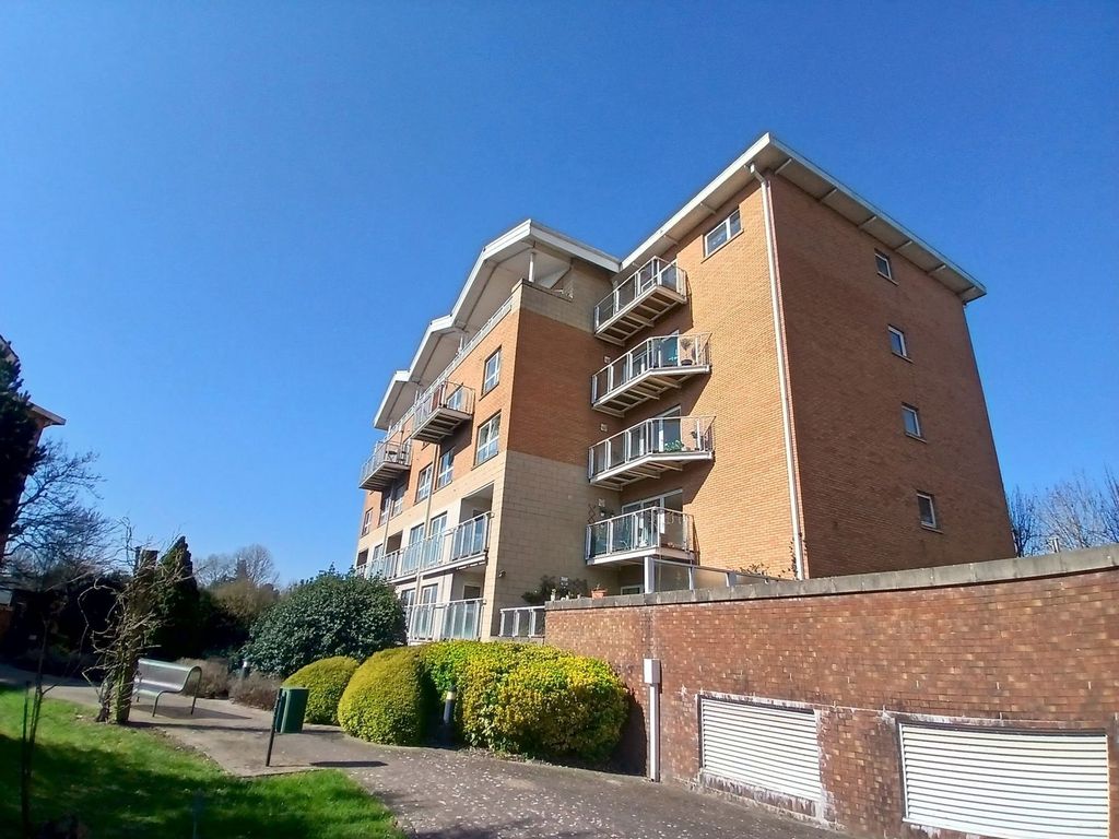 Property photo 1 of 9