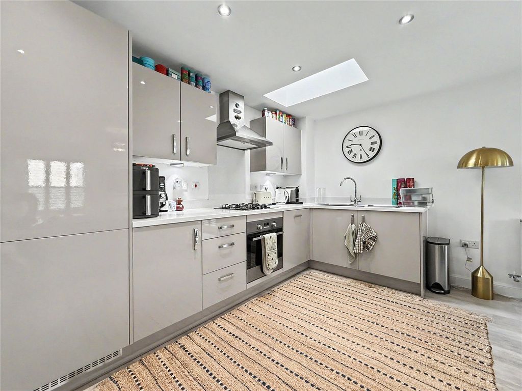 Property photo 2 of 13 Picture No. 04