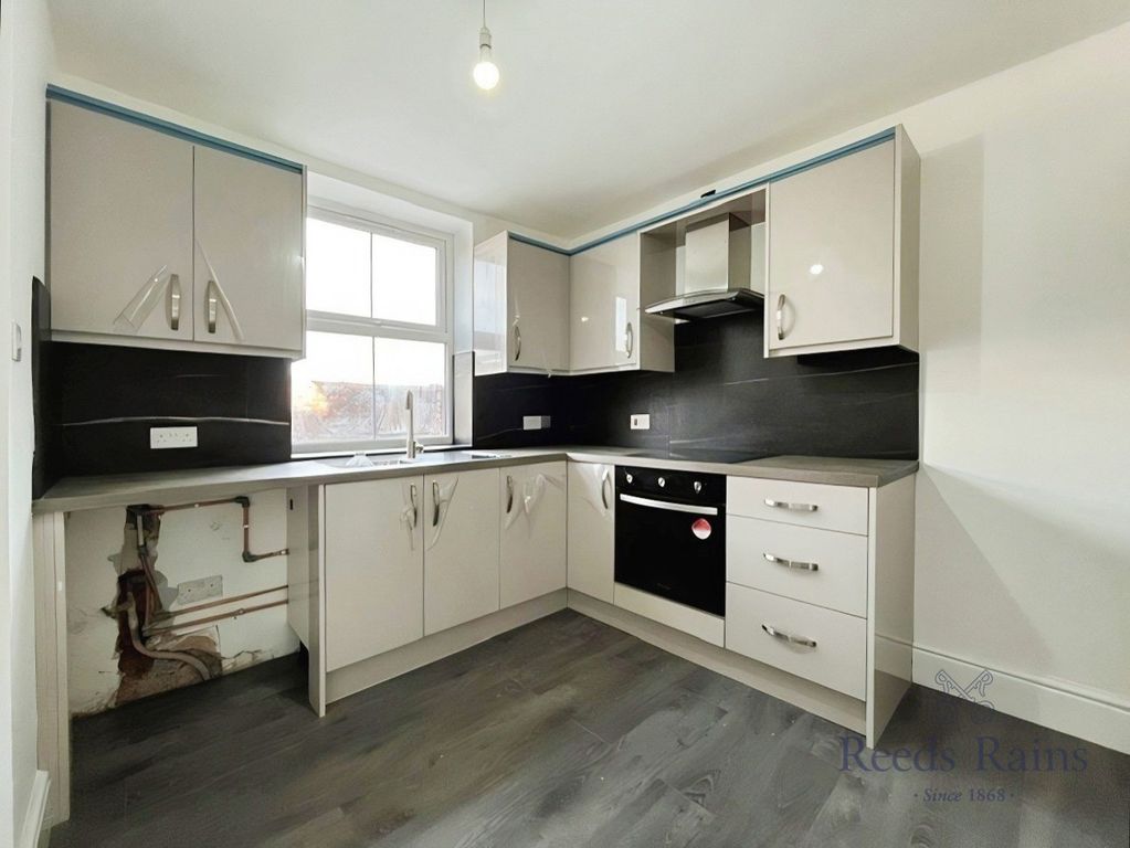 Property photo 2 of 8 Pbox-Img.Jpg
