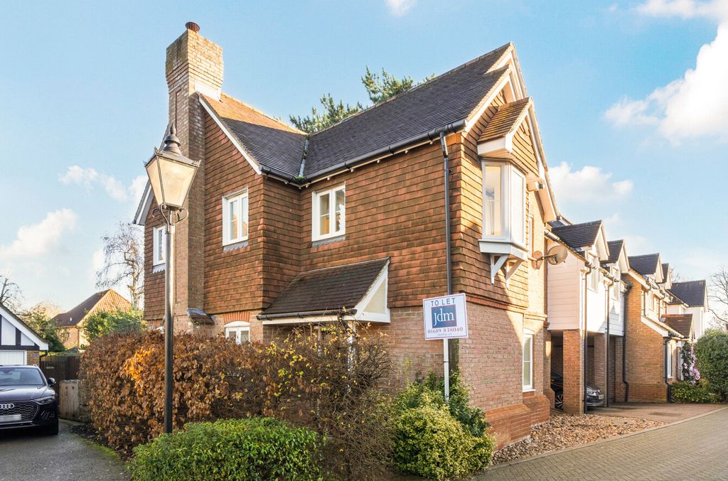 Property photo 1 of 22 1387261-22-693063...