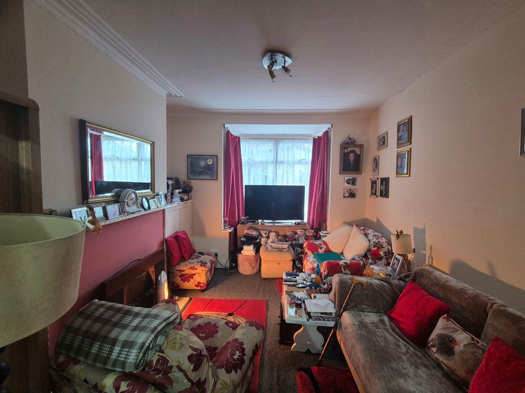 Property photo 3 of 10