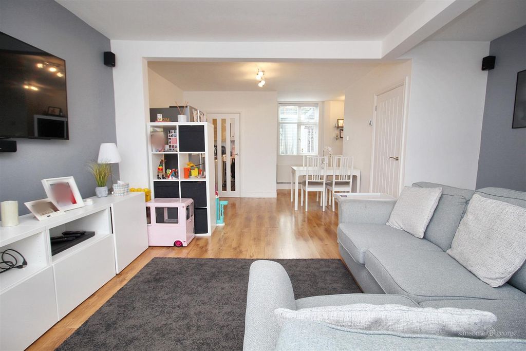 Property photo 2 of 21 Living Room