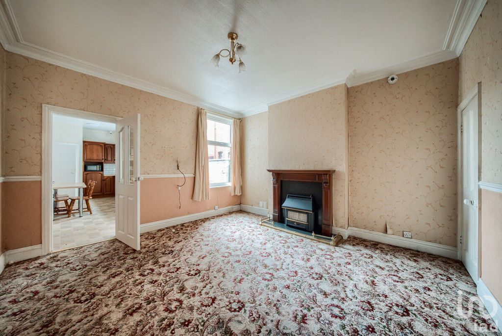 Property photo 2 of 21
