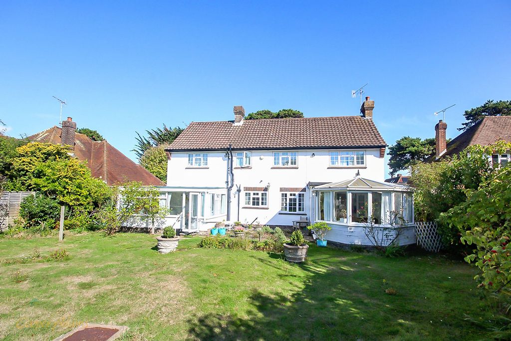 Property photo 3 of 15 Garden