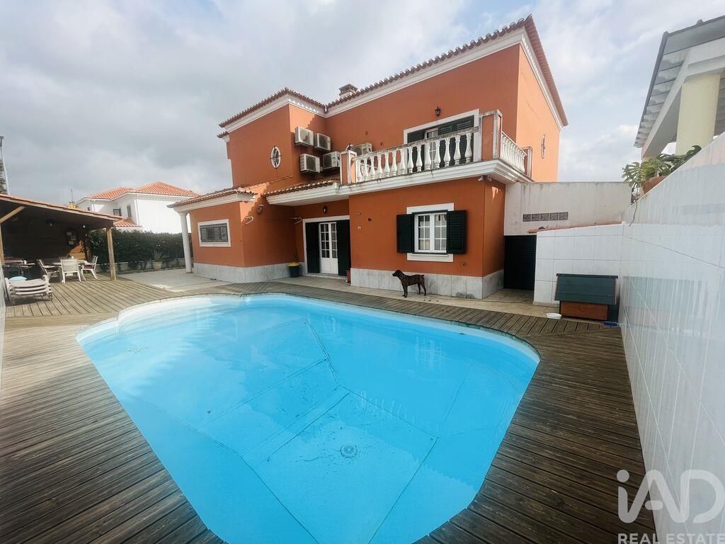 Property photo 1 of 34