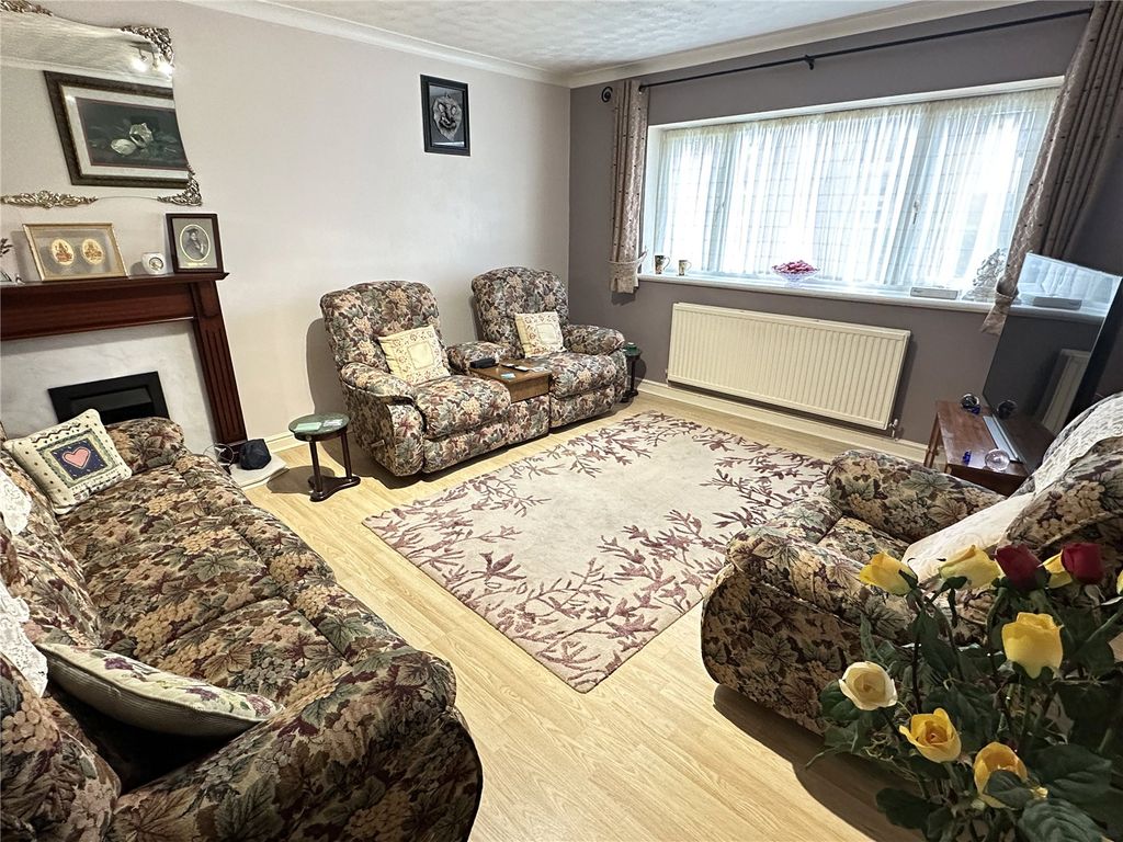 Property photo 3 of 22 Picture No. 37