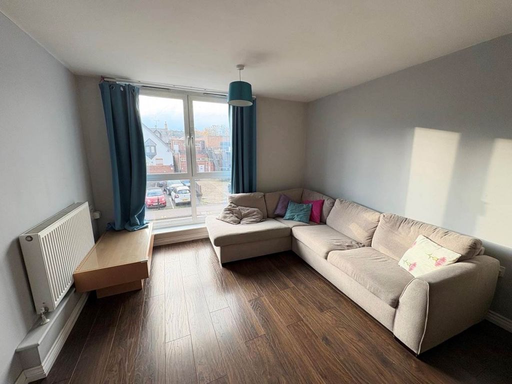 Property photo 2 of 5 Living Room