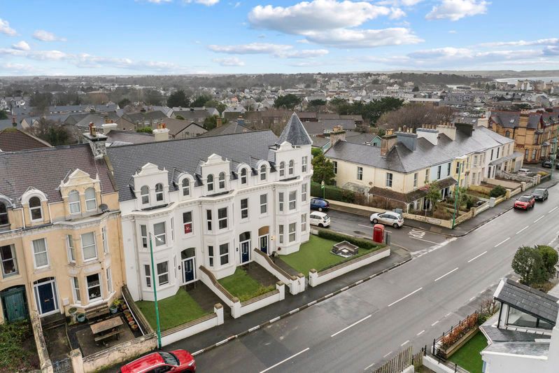 Property photo 3 of 26 12 May Hill