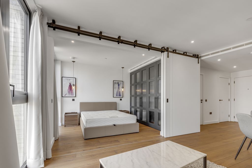 Property photo 1 of 7 Emery Wharf, E1W