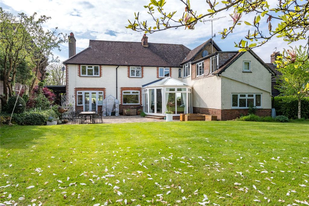 Property photo 3 of 36 House. Partnership