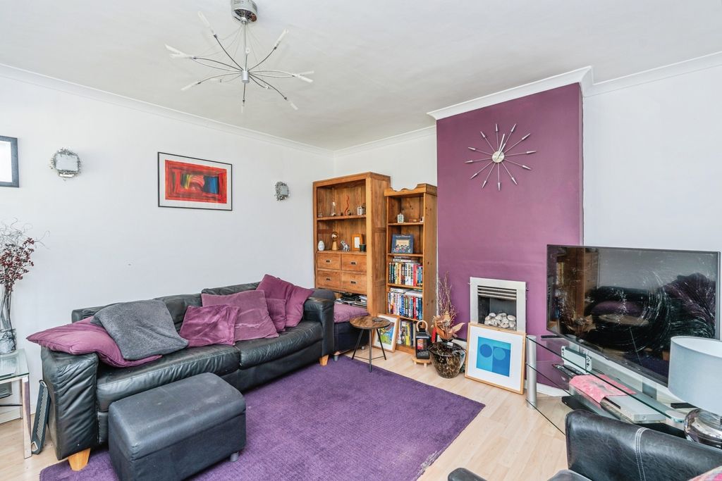 Property photo 3 of 18 Pbox-Img.Jpg