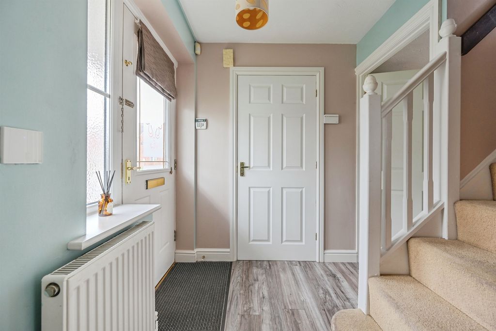 Property photo 2 of 17