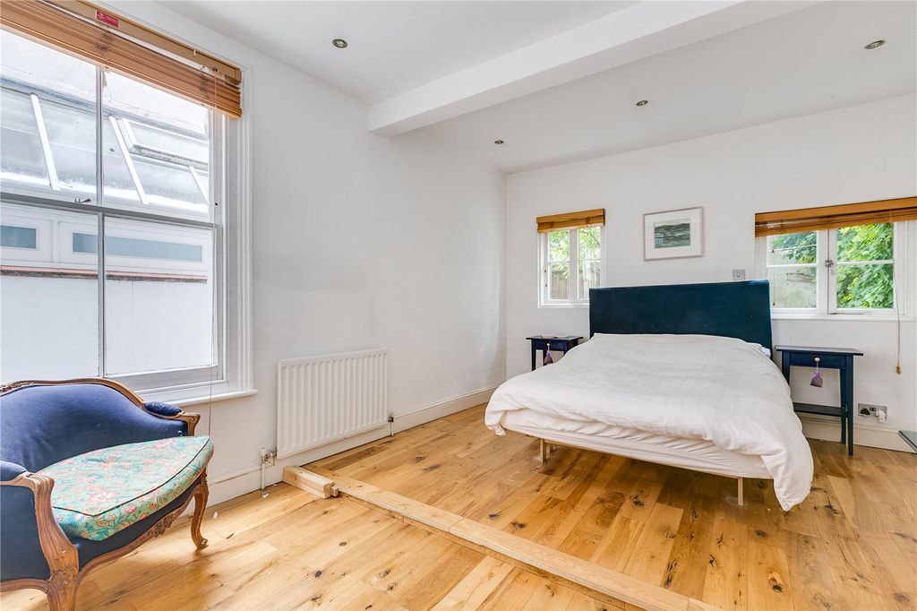 Property photo 3 of 6