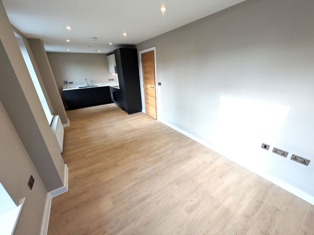 Property photo 2 of 9 Lounge Towards Kitchen