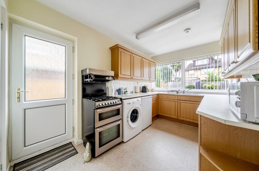 Property photo 3 of 17 1526786-7-1A0d93B66Ab99