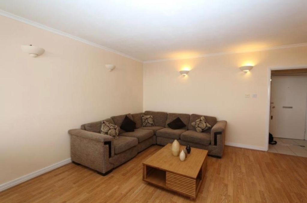 Property photo 3 of 11