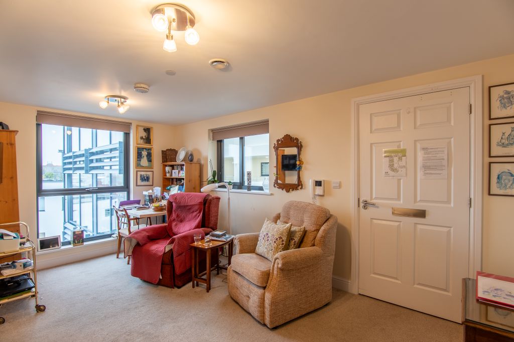 Property photo 2 of 16