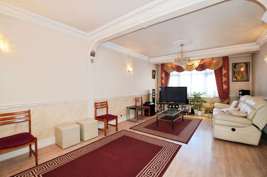 Property photo 2 of 16