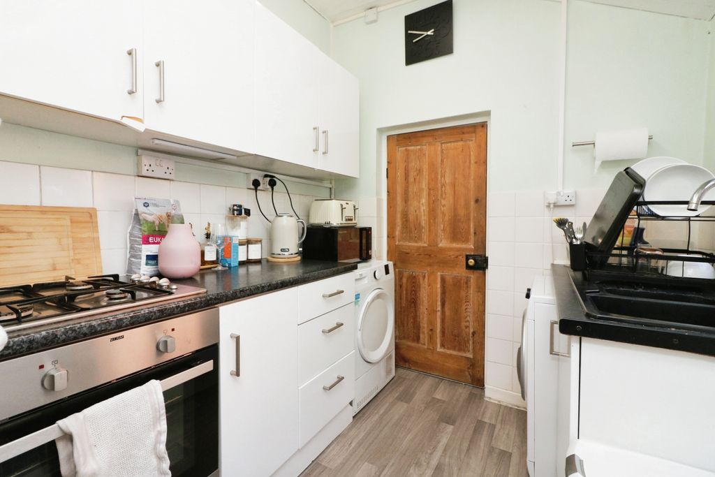 Property photo 2 of 7