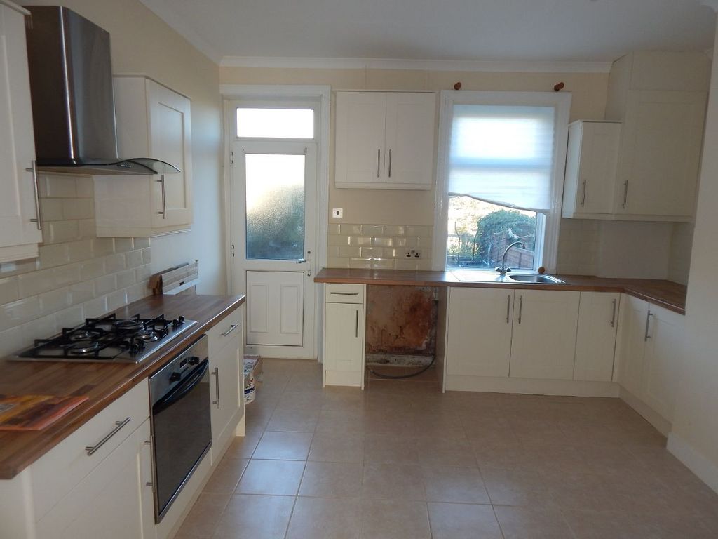 Property photo 2 of 13 Kitchen