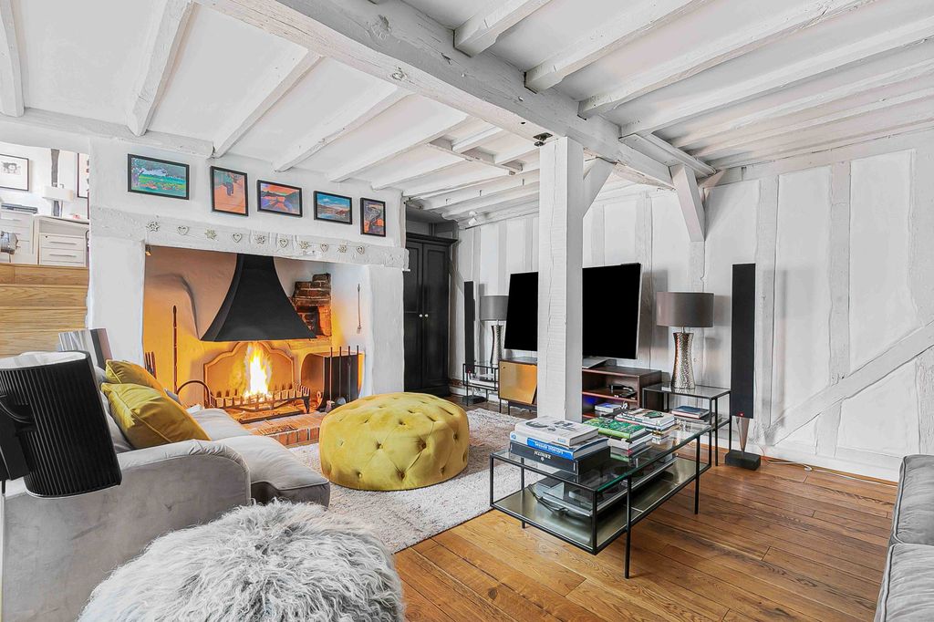 Property photo 2 of 13