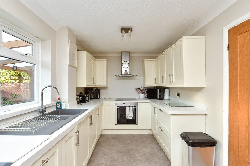 Property photo 3 of 14 Kitchen