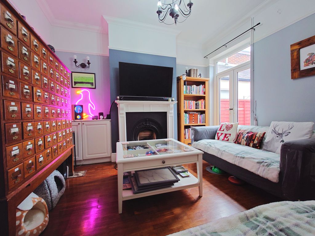 Property photo 2 of 33