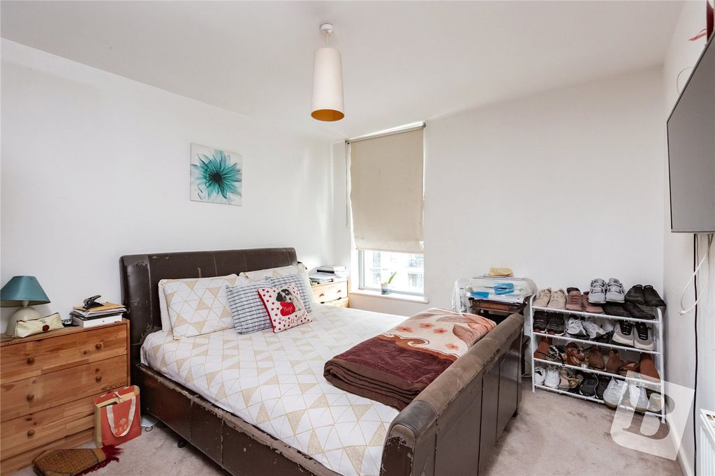 Property photo 3 of 10 Bedroom