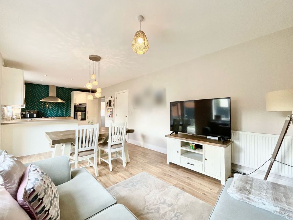 Property photo 3 of 33