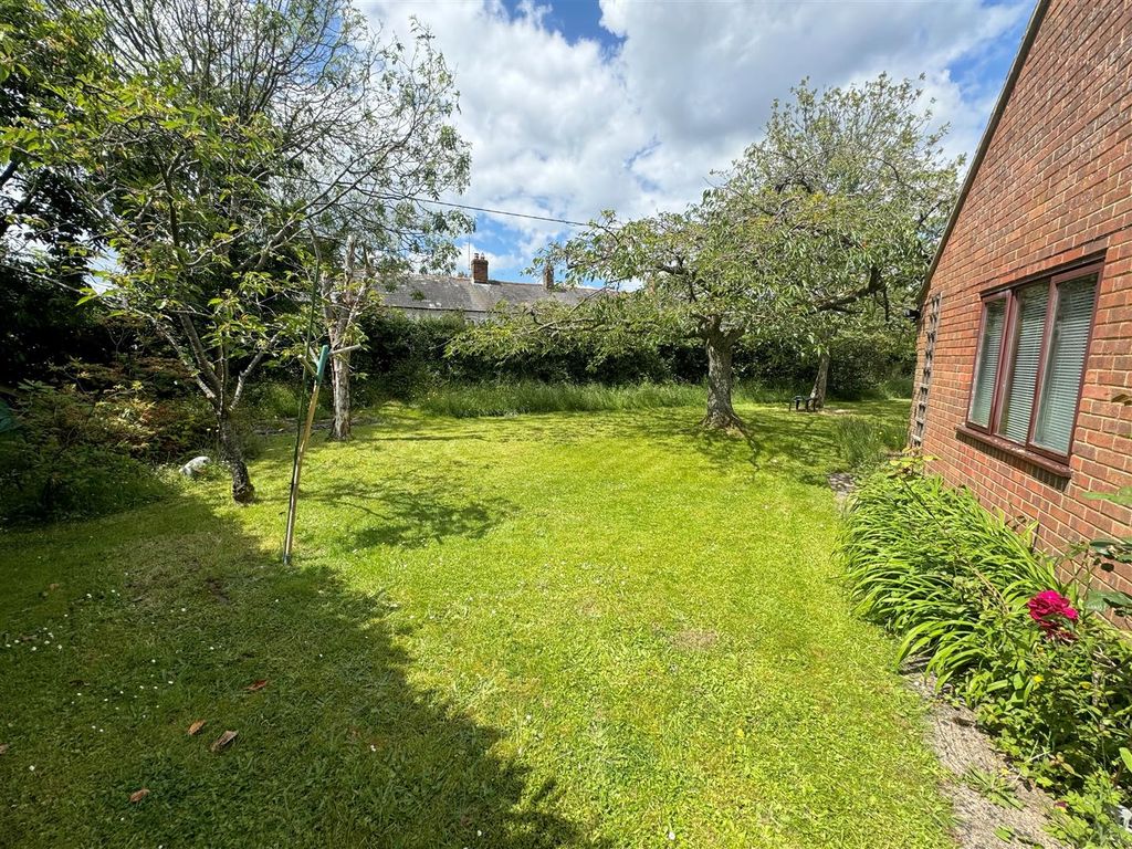 Property photo 2 of 19 Grd 1B
