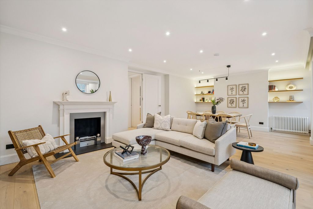 Property photo 3 of 21 Image