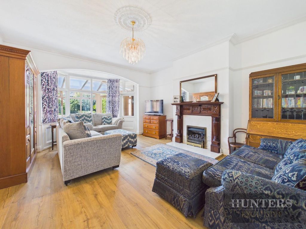 Property photo 3 of 35 Cam05316G0-Pr0415-Still013.Jpg
