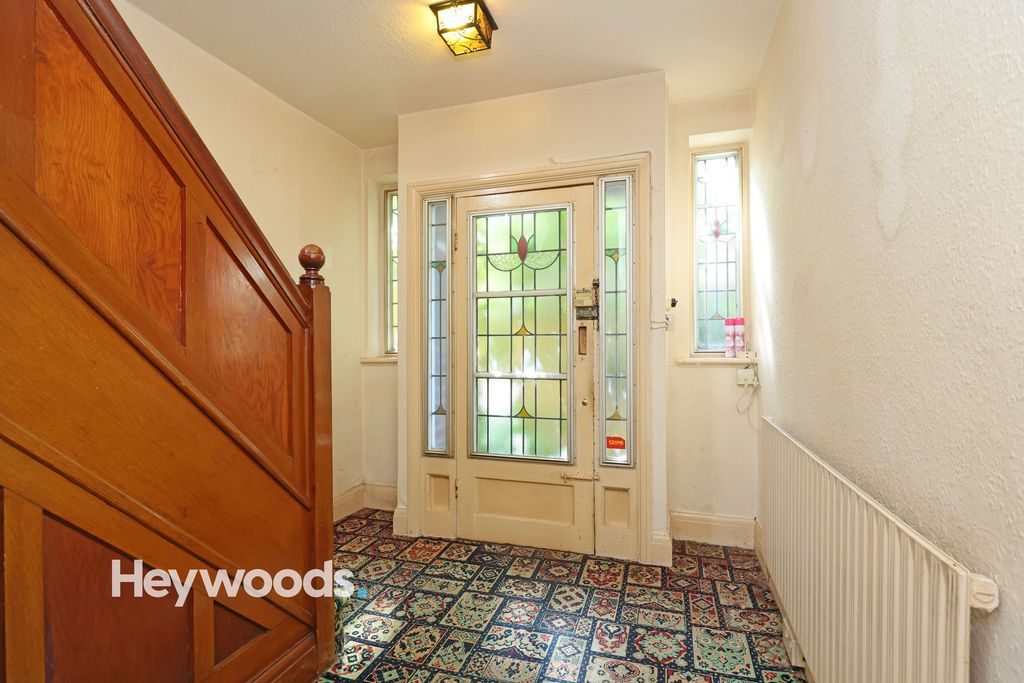 Property photo 3 of 42