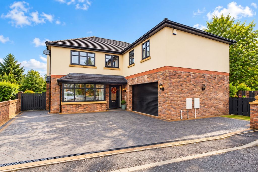 Property photo 2 of 39