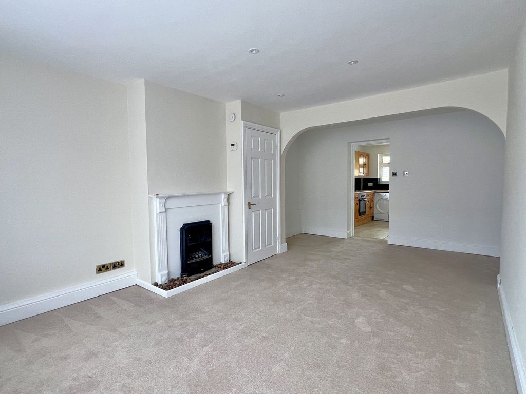 Property photo 2 of 14 Living Room