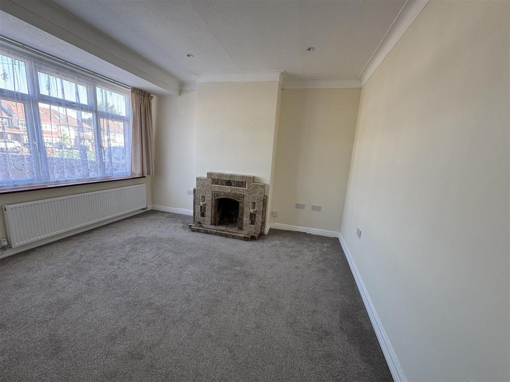 Property photo 2 of 7 2H.Jpg