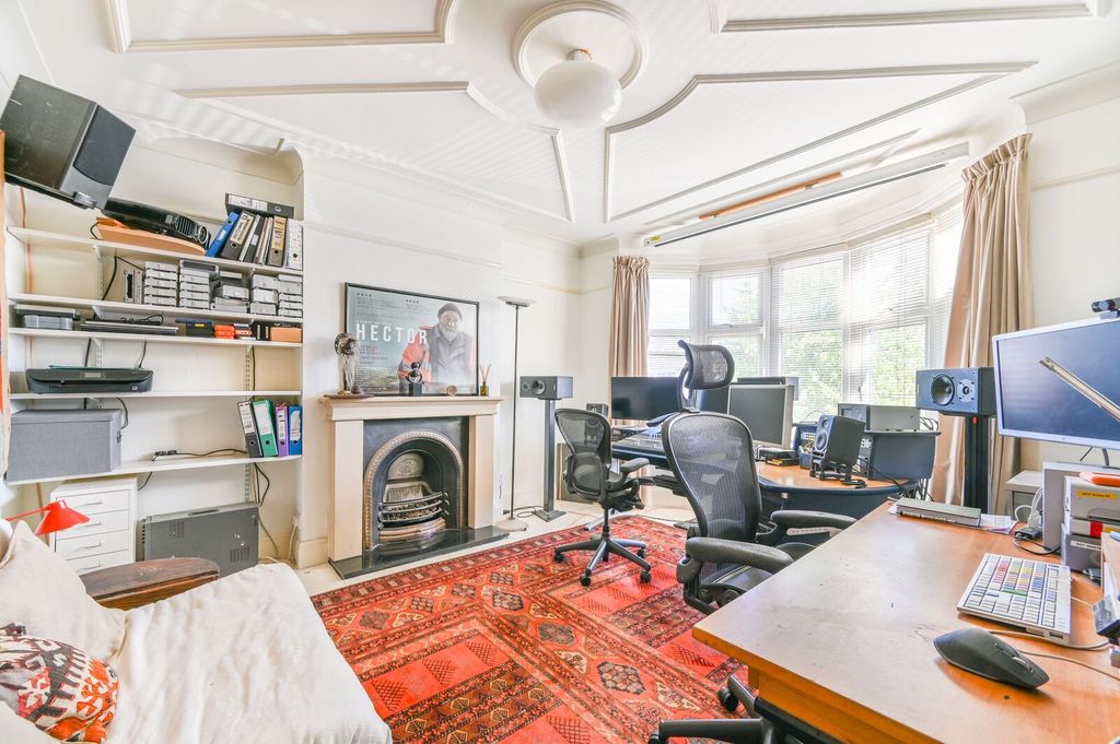 Property photo 1 of 27