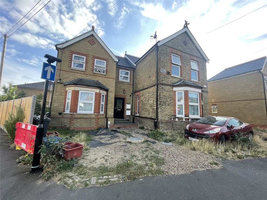 Property photo 1 of 7 External
