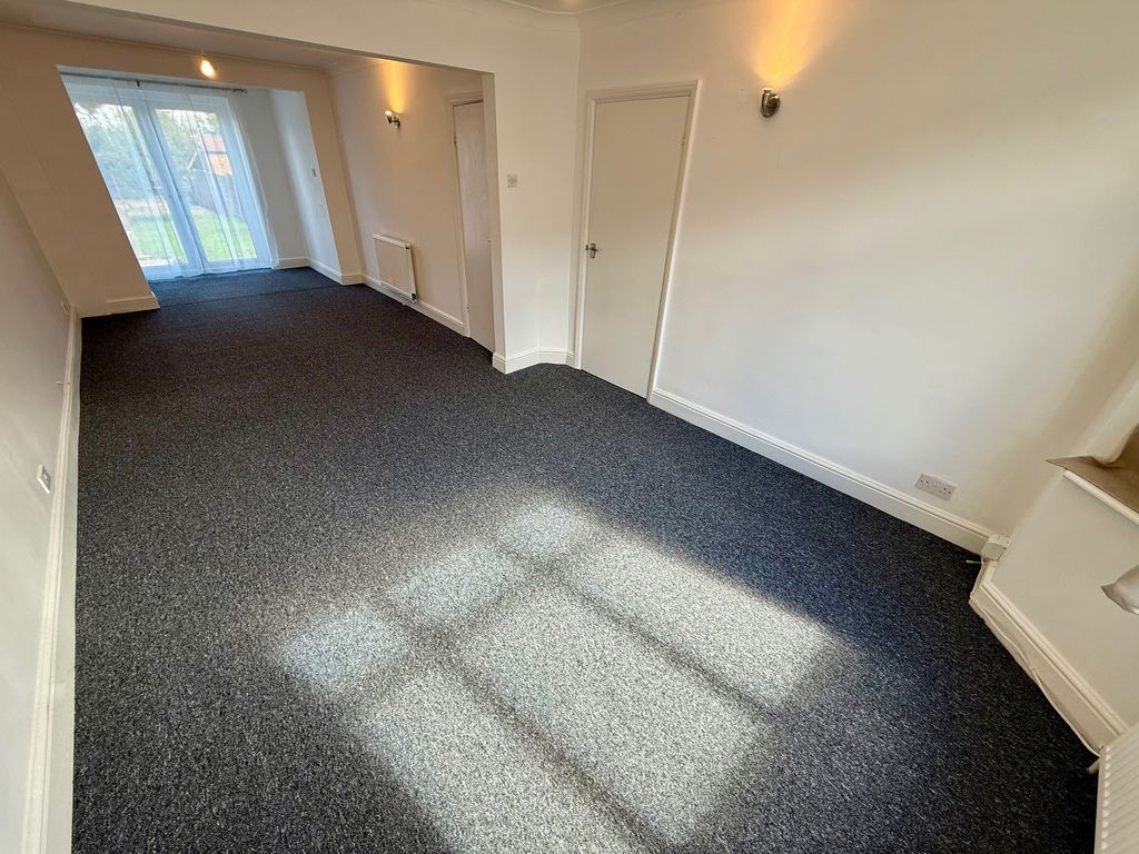 Property photo 2 of 18 Image