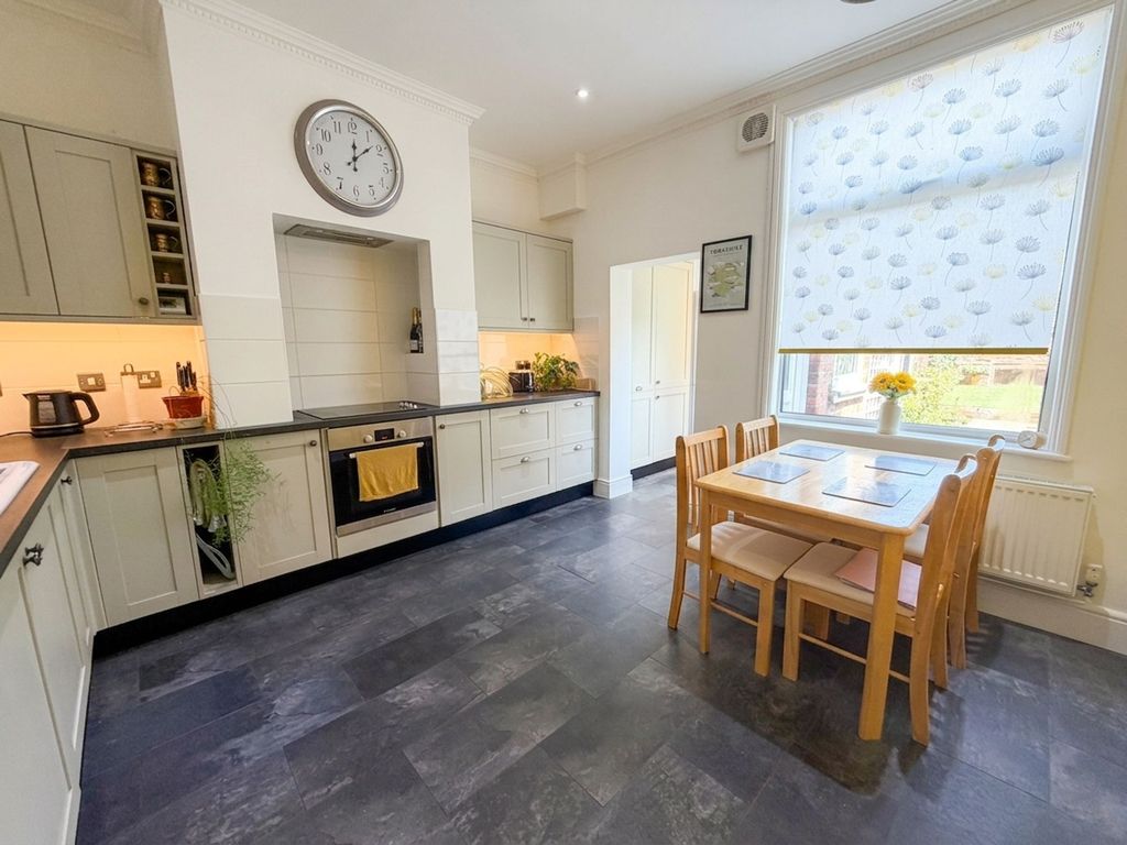 Property photo 3 of 11 Kitchen/Diner