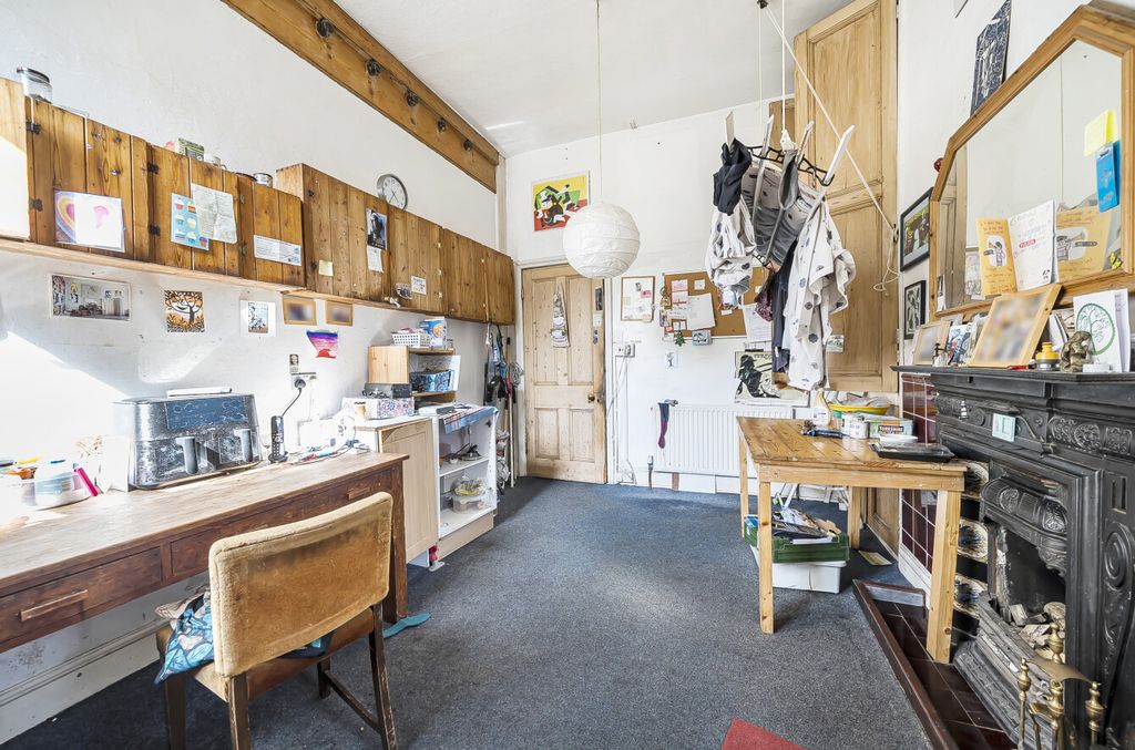 Property photo 3 of 18 Breakfast Room