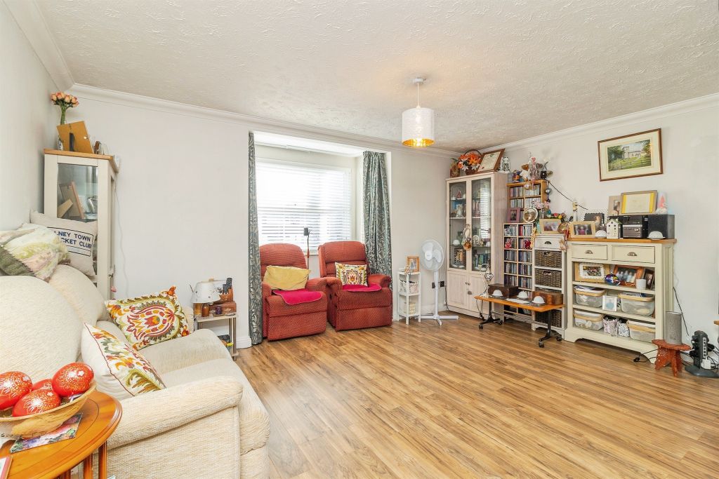 Additional image 4 of 2 bed flat for saleSouthcourt Road, Leighton Buzzard LU7