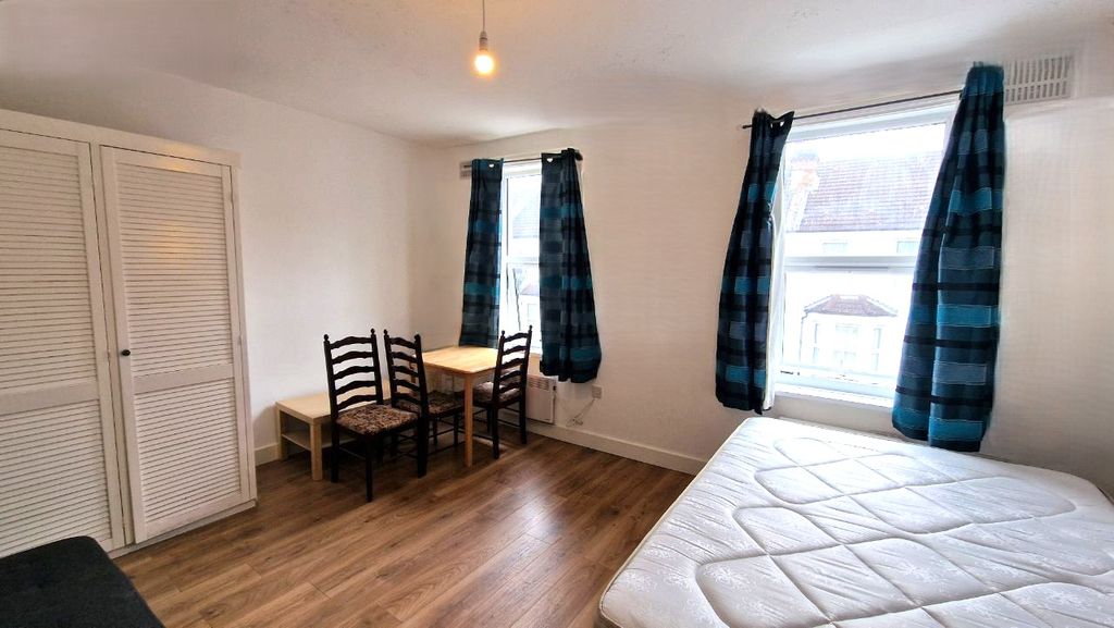 Property photo 2 of 14 Ff Front Room