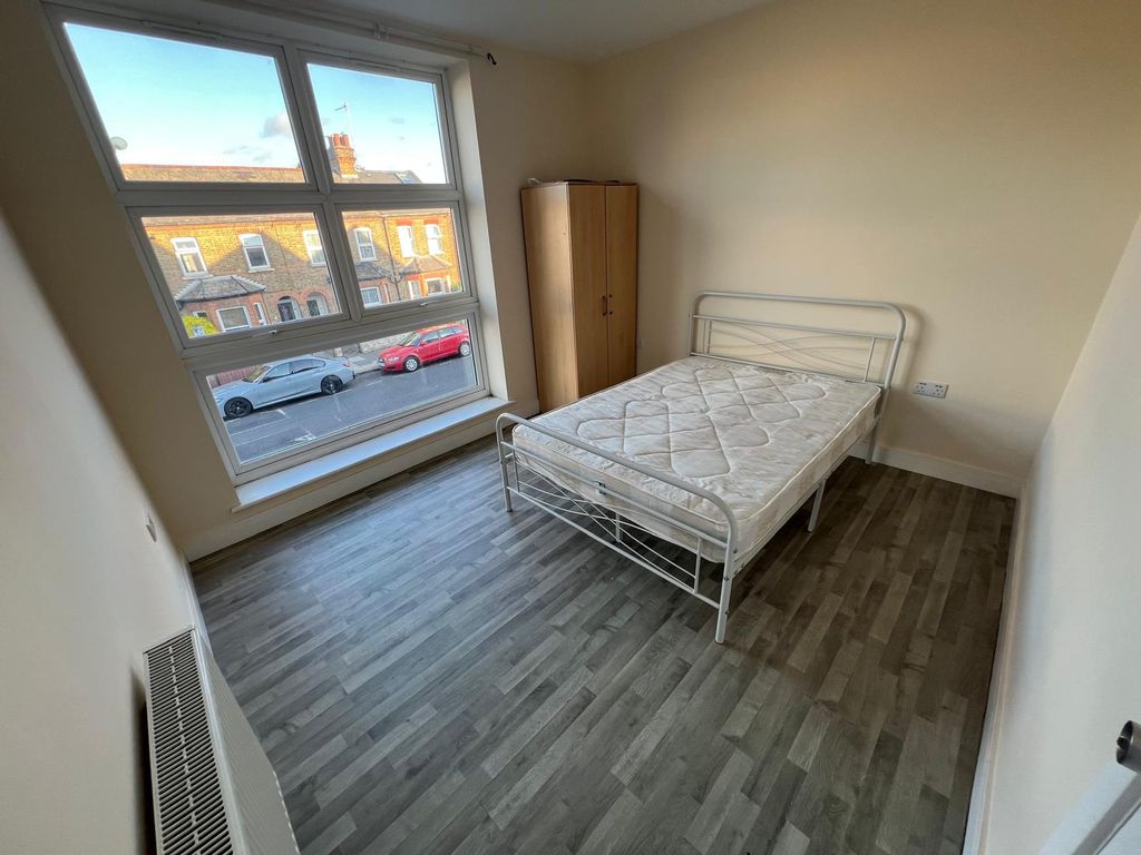 Property photo 1 of 3