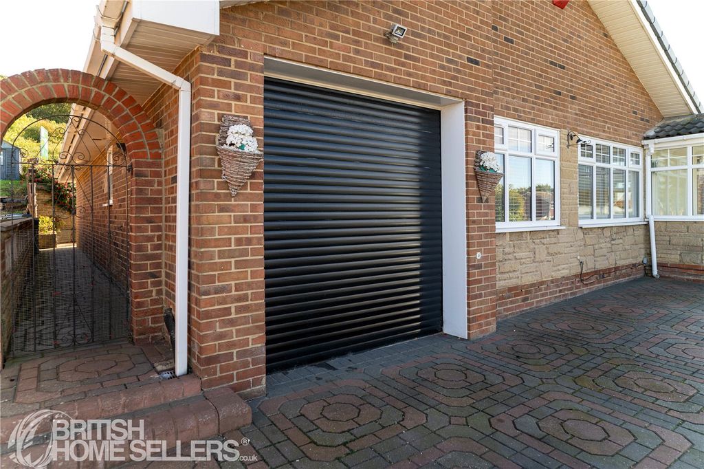 Property photo 2 of 39 Picture No. 08